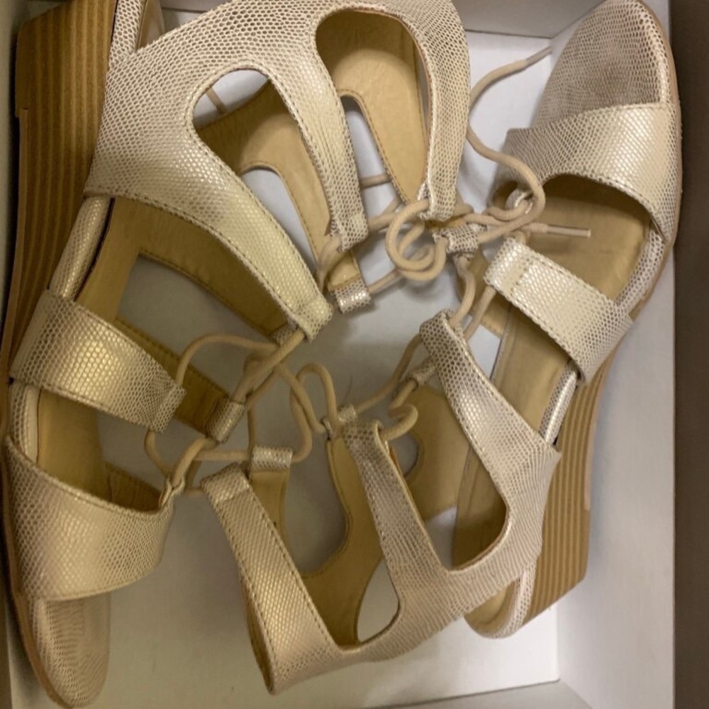 Chinese Laundry pink sandal size : 8 lacy